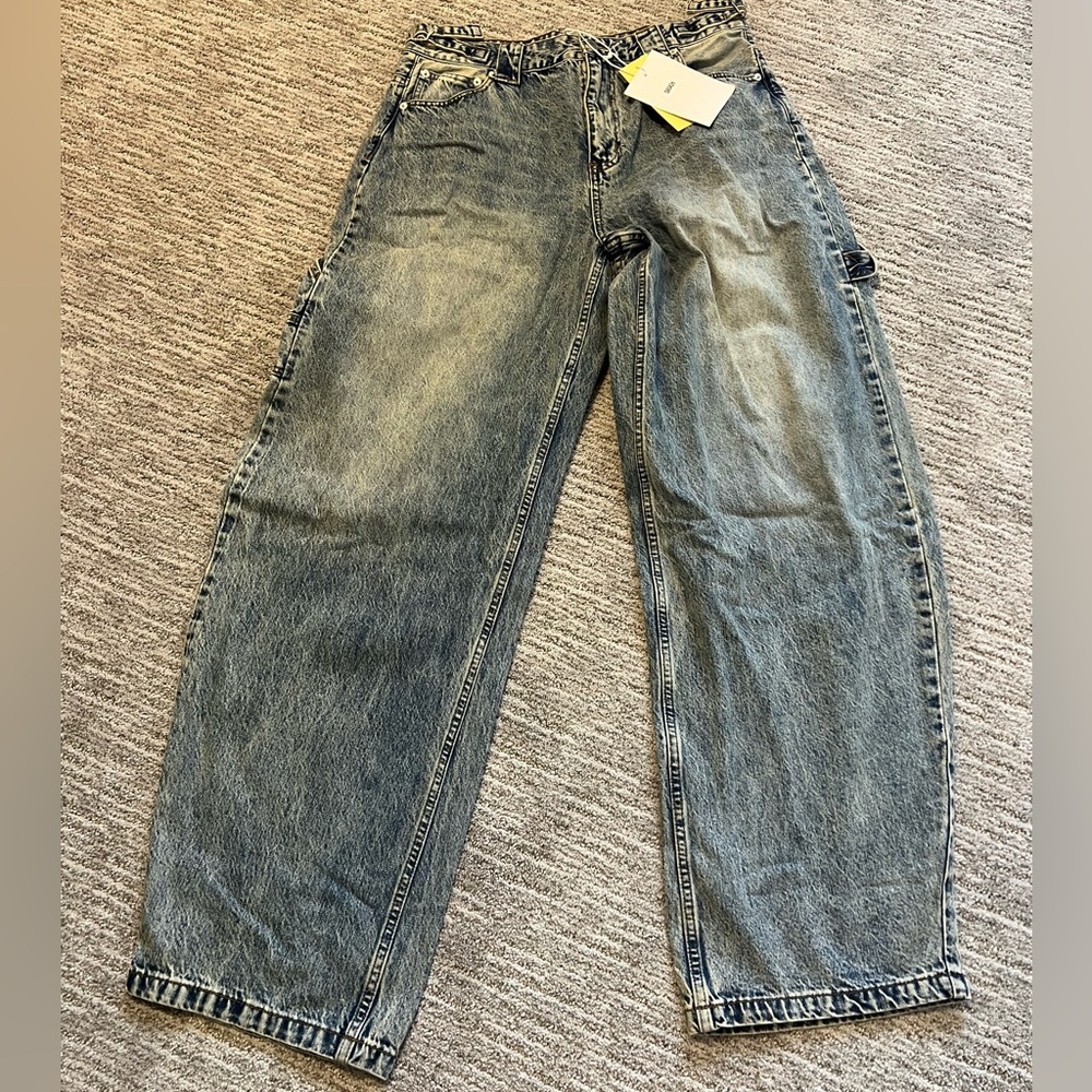 NWT Women’s size L barrel jean Signature8